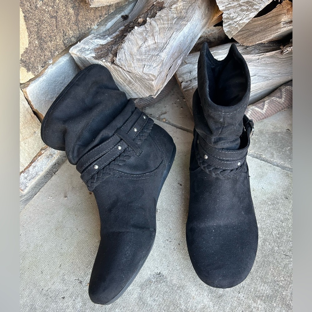 Report Juniors Elson black slouch boots‎ with rubber outsole Sz-7. G
